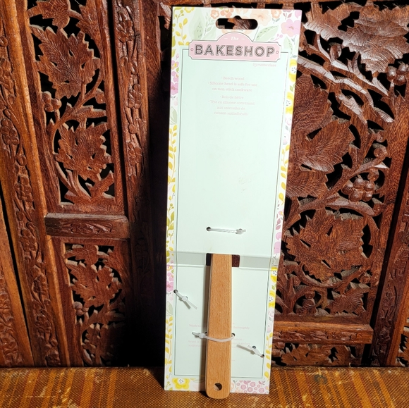 NWT Bakeshop Pink Butterfly Spatula and Butterfly Metal Cookie Cutter - Picture 2 of 6